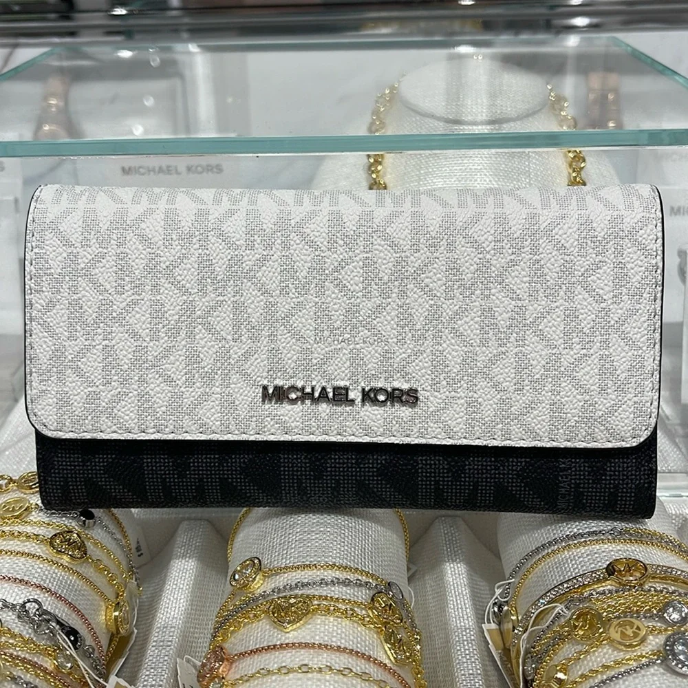Michael Kors Jet Set Large Logo Trifold Wallet
Optic White Multi
NWT - Picture 1 of 16